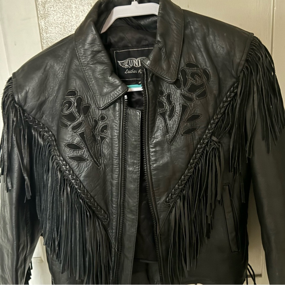 Woman’s VINTAGE fringed leather jacket. - Picture 3 of 6